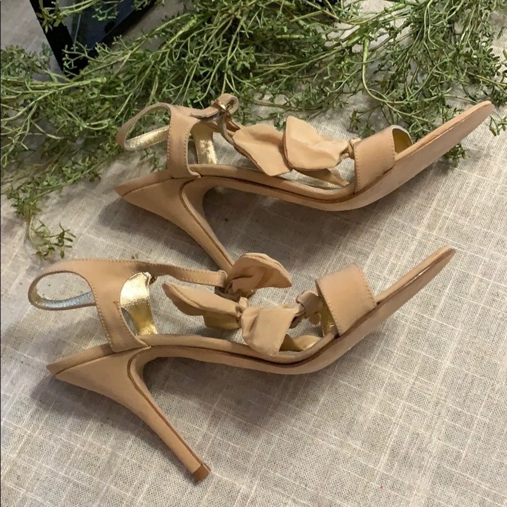 Butter Heels. - Picture 2 of 7